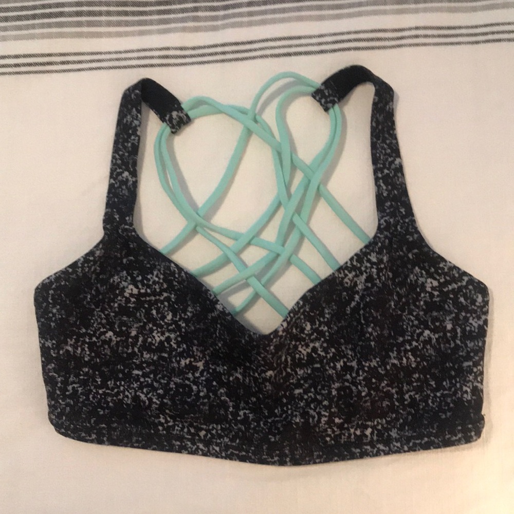 Lululemon free to be wild 8
